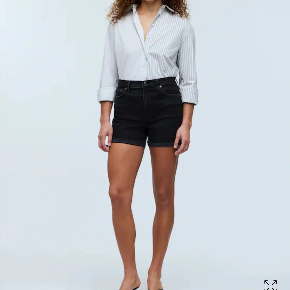 Madewell High-Rise Denim Shorts in Halwood Wash Black Denim Cutoff Shorts - Picture 2 of 6